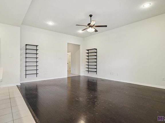 3rd image of 1961 Meadow Oak Dr