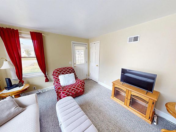 4th image of 609 N ASH AVENUE