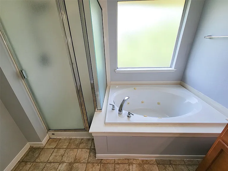 7506 Boxwood Ridge Ln — Photo 32