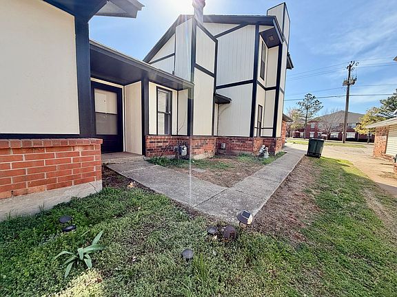 2nd image of 1012 Chowning Ave #1014