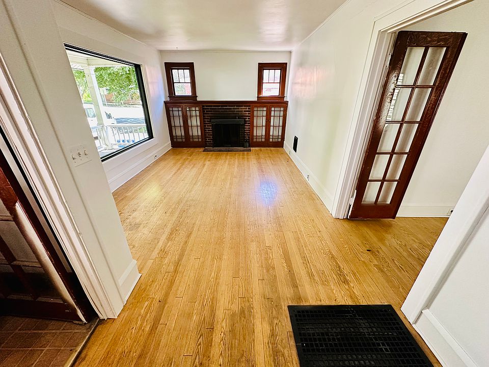 1st image of 261 S Winooski Ave #1