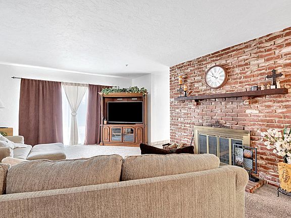2nd image of 3635 E Bellaire Way