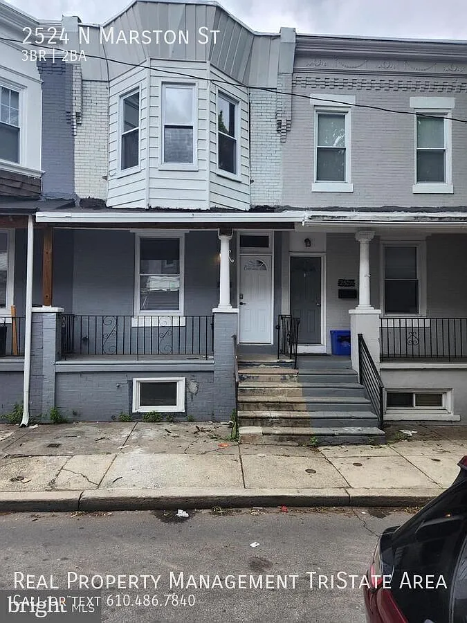 3 beds 1 .5 bath — Photo 1
