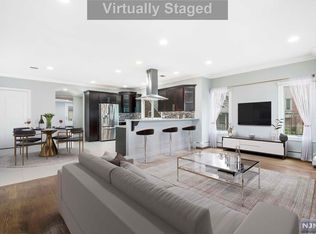 86 Liberty Pl #A, Palisades Park, NJ 07650