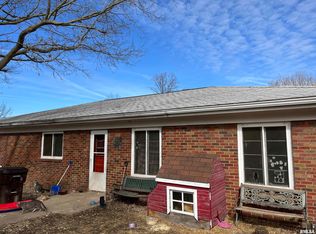 21725 N Yankee Ln, Chillicothe, IL 61523