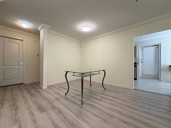 3rd image of 5683 Hampton Pl #207