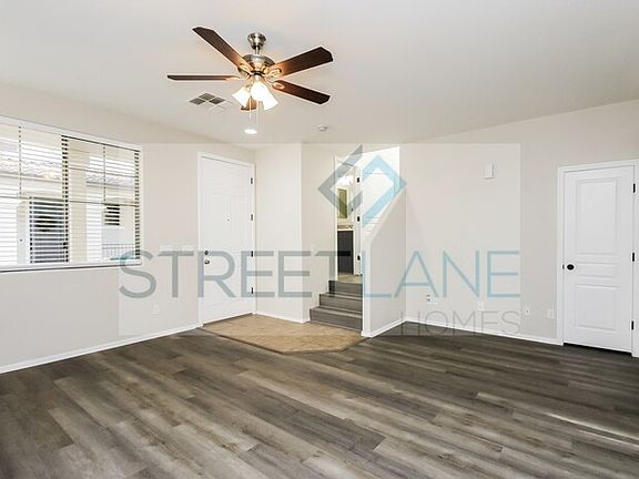 3rd image of 98 E Palomino Dr