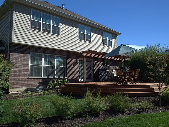Rear deck with arbor