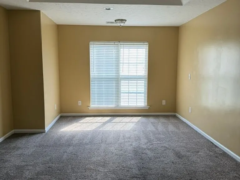 1832 Heathers Way — Photo 28