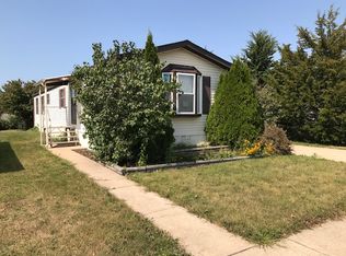 919 Pembrooke Ln, Dekalb, IL 60115