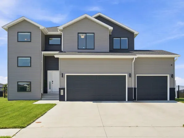 6759 28th St S, Fargo, ND 58104