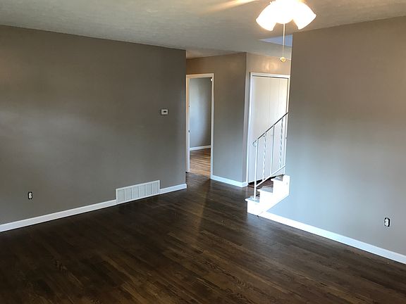 2nd image of 4562 W 193rd St