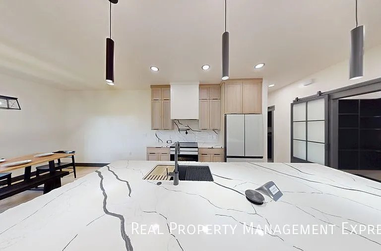 313 N Red Spruce Ave — Photo 4