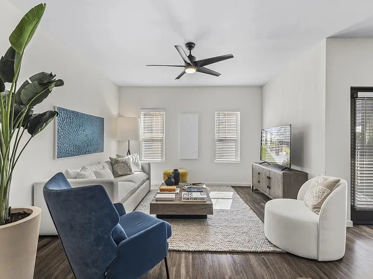 Azalea Luxury Apartments — Photo 16