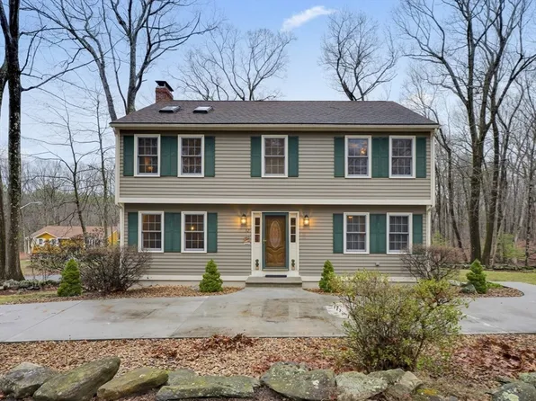 32 Sibley Rd, Sutton, MA 01590