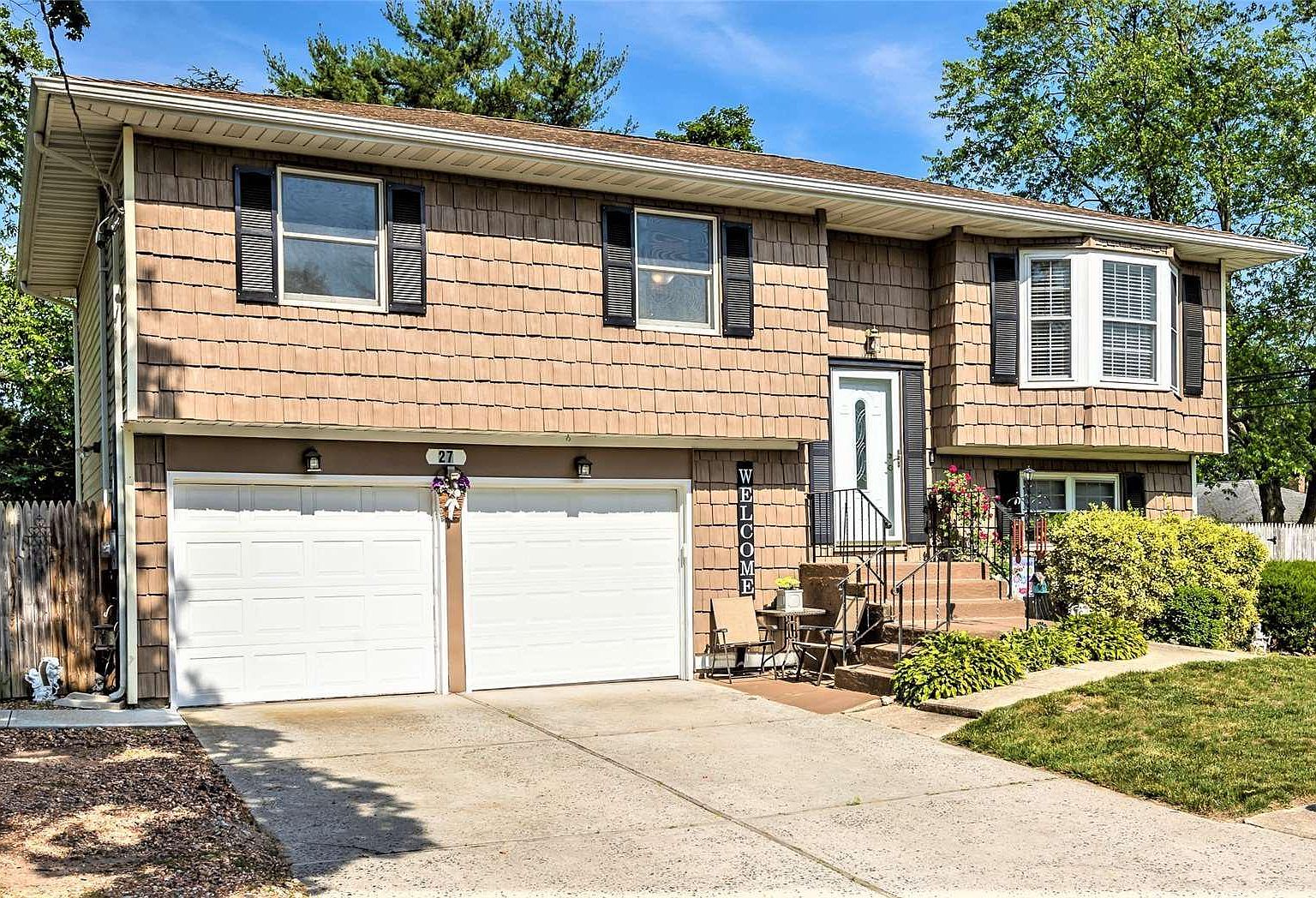 27 Pacific Ave, East Islip, NY 11730 Zillow