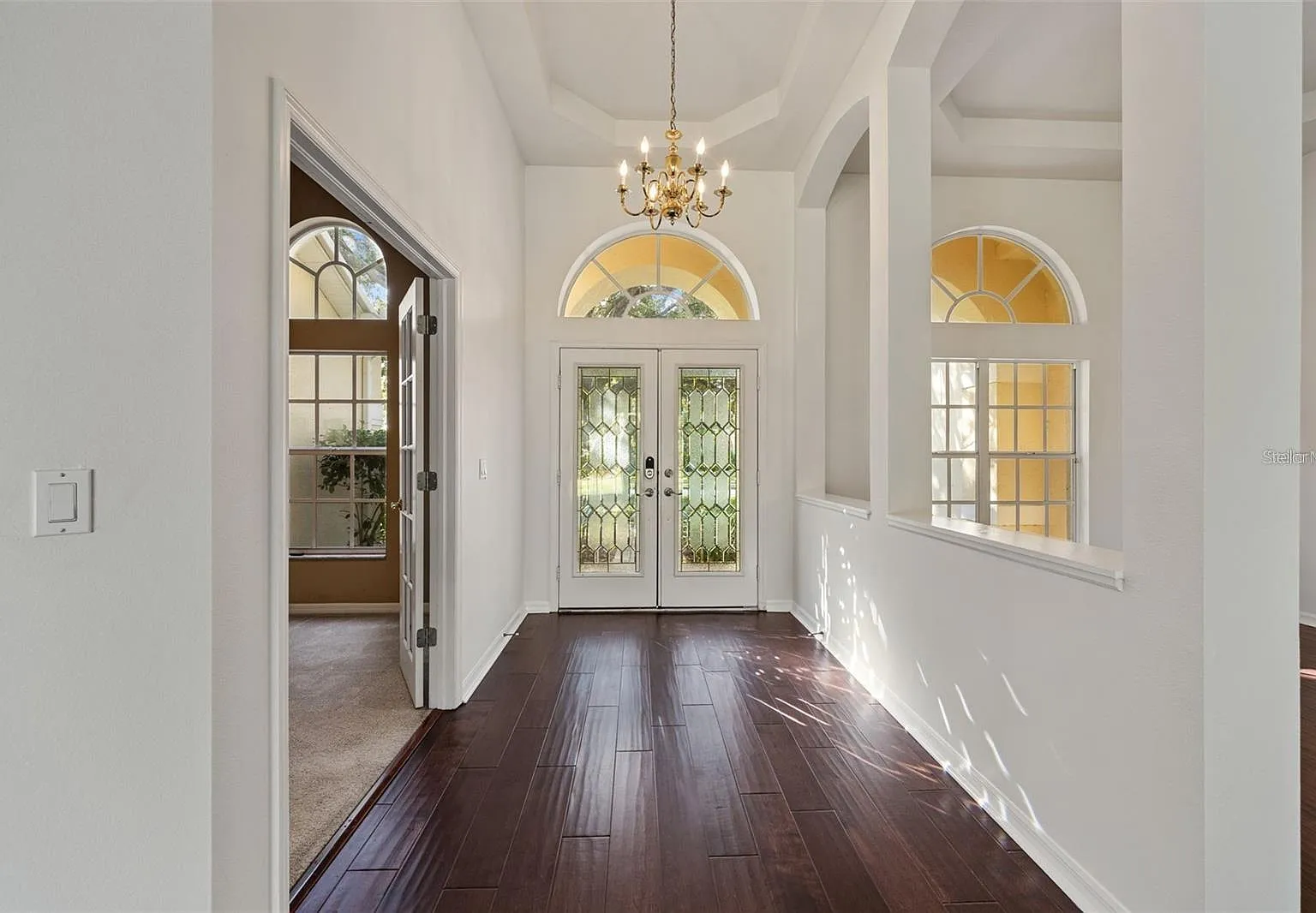 5 bed, 3.0 bath, 3512 sqft, $4,000 — Photo 2
