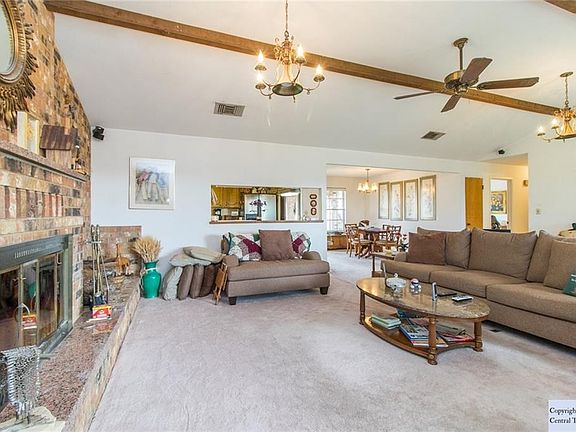 4th image of 1010 Oak Hollow Way
