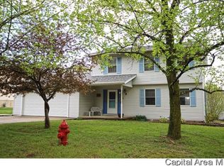 8 Timbercrest Dr, Sherman, IL 62684