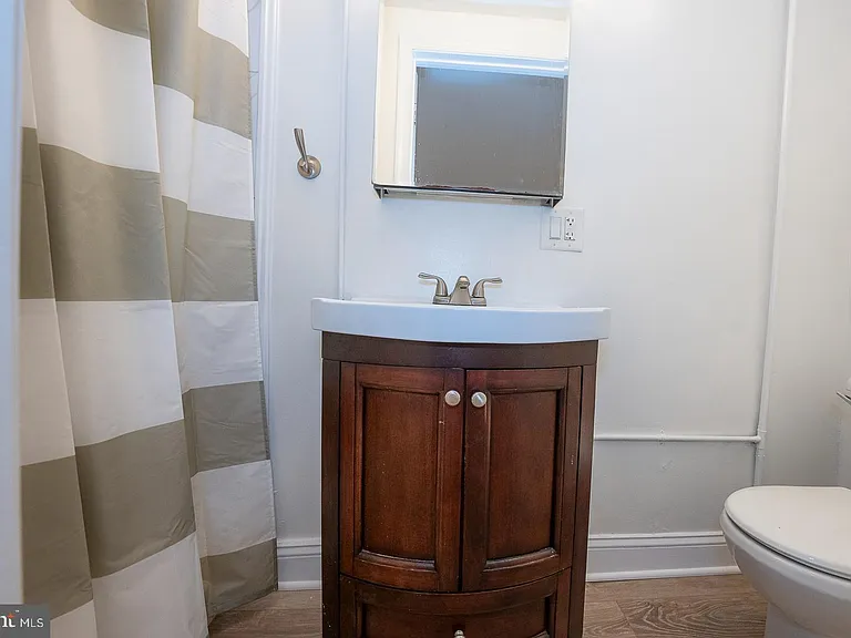 2822 Ogden St #A — Photo 10