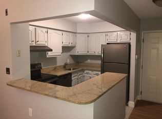 4975 Washington St #103, West Roxbury, MA 02132