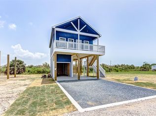 1094 Cedar Ln, Gilchrist, TX 77617