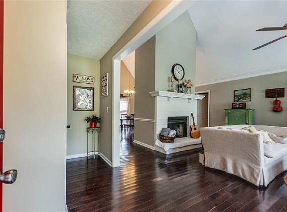 3rd image of 5105 Chesterfield Dr