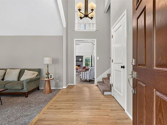 5th image of 9033 Greenway Ln