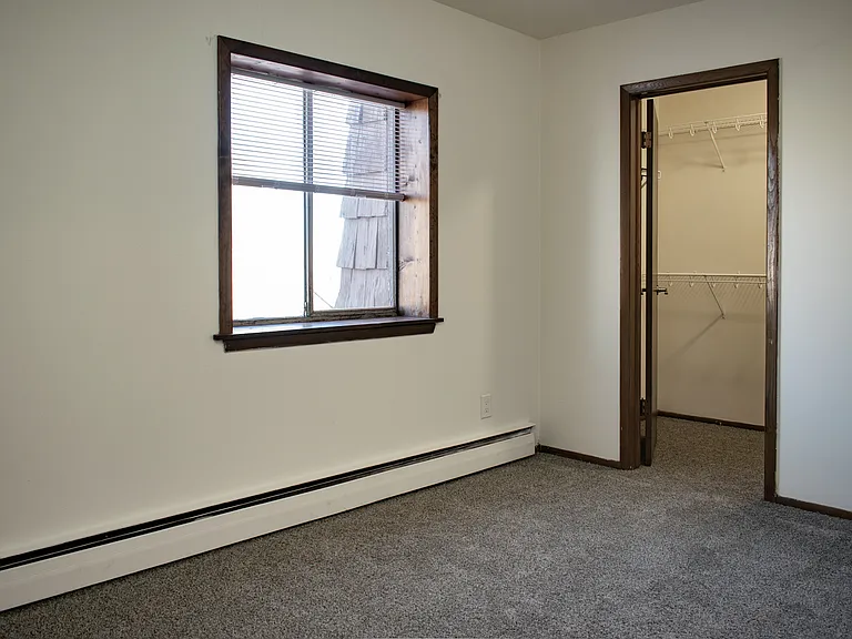 2 Bed / 1 Bath - 1,000 SF - Bedroom