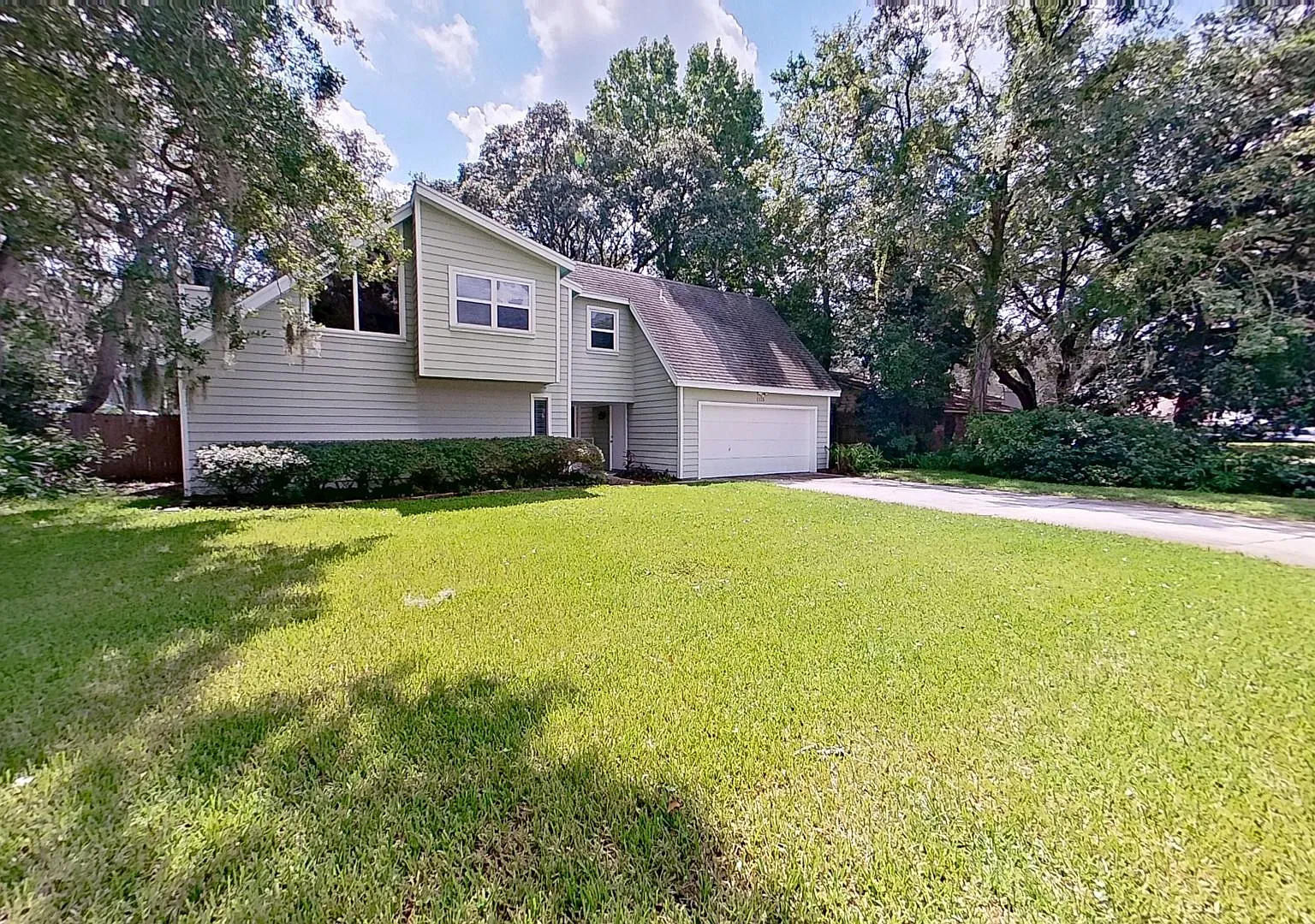 Beautiful Two-Story Home in Neptune Beach availabe early December! — Photo 3