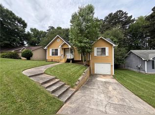 10433 Candlelight Rd, Jonesboro, GA 30238