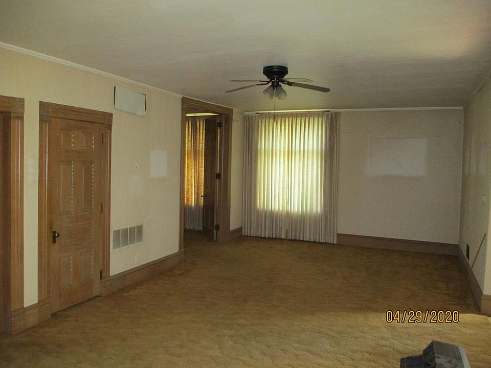 1411 Madison St, Fredonia, KS 66736 Zillow