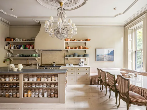 381 Union Street image 9 of 23