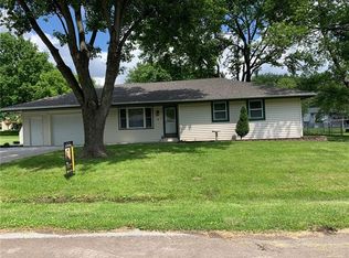 5 Chickadee Ct, Agency, MO 64401