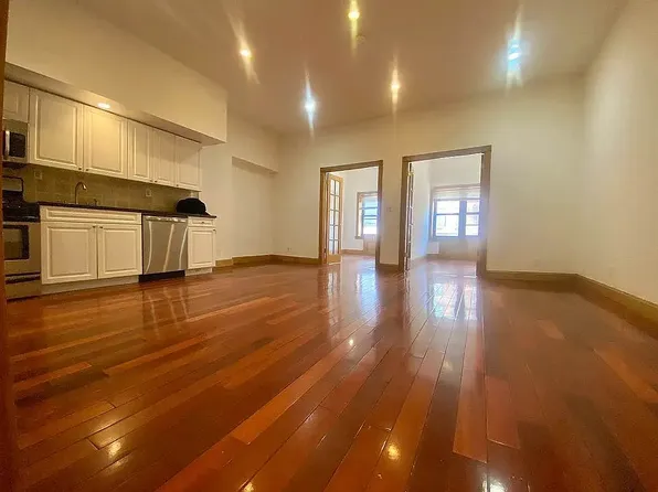 881 10th Ave, New York, NY