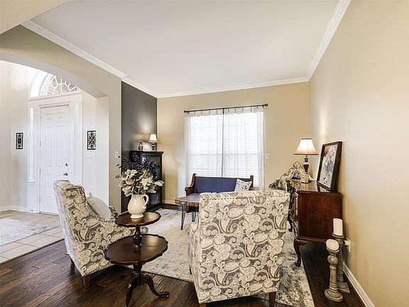 4th image of 2113 Sandy Creek Dr