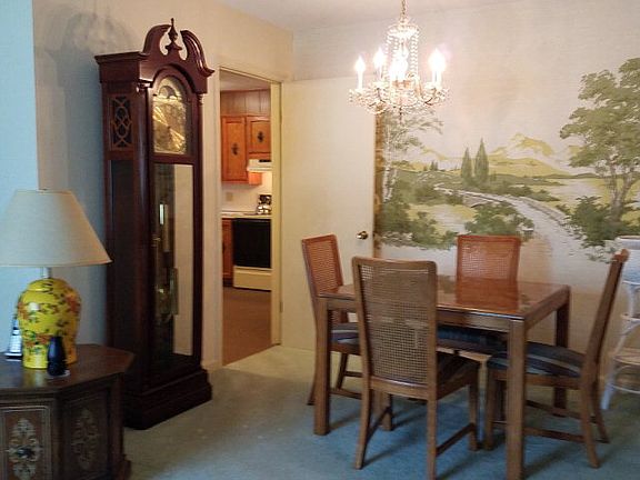 3rd image of 934 Cresthill Dr