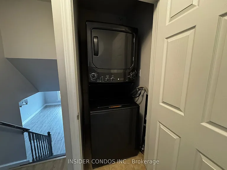 49 Doncaster Dr #UPPER — Photo 24