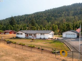 81851 River Dr, Creswell, OR 97426