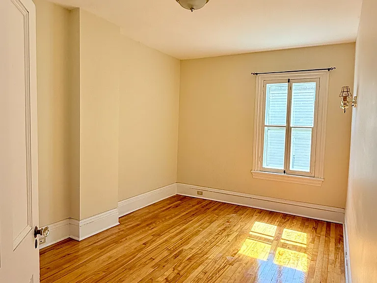 14 Galt St #2 — Photo 8