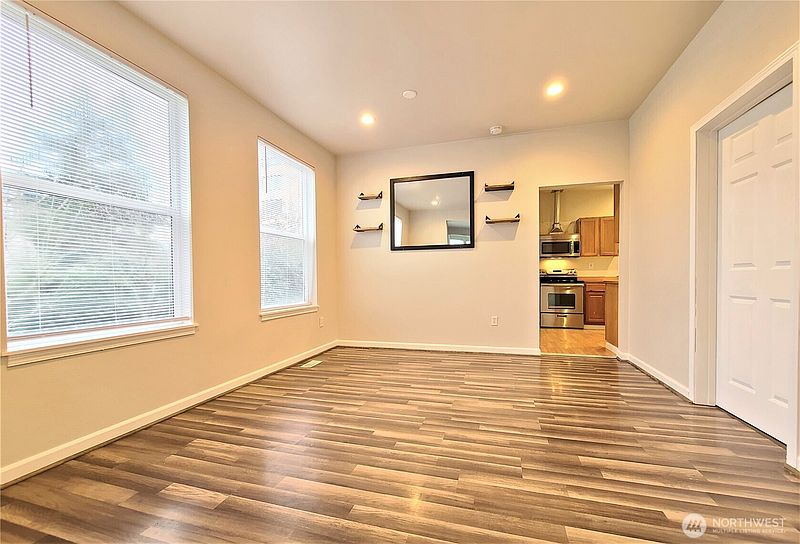 4th image of 3418 Wetmore Avenue