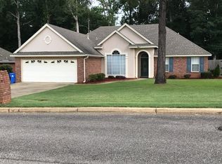 920 Silver Creek Cir, Prattville, AL 36066
