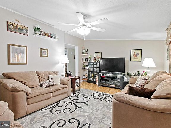 2nd image of 499 Woodland Dr