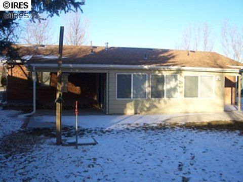 1st image of 975 Larch Dr