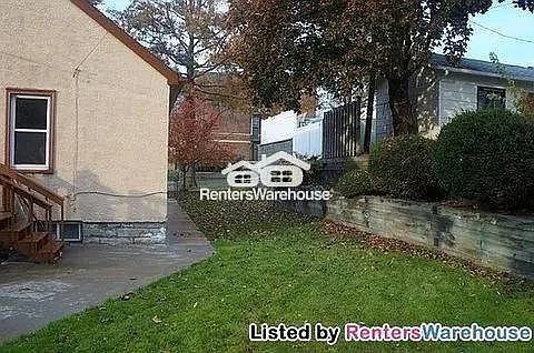 1884 Clear Ave E — Photo 11