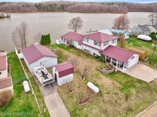 3021 Huston Dr, Millington, MI 48746