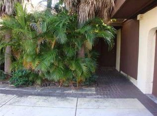 1095 NE 204th Ter, Miami, FL 33179