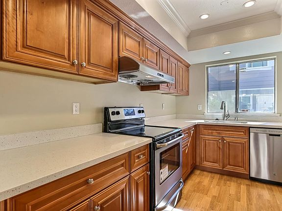 5th image of 395 N Temple Dr