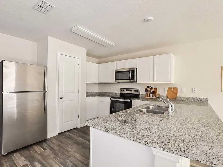 30 Perthshire Ln — Photo 4
