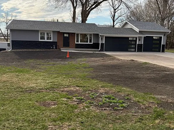 1711 6th Ave SW, Le Mars, IA 51031